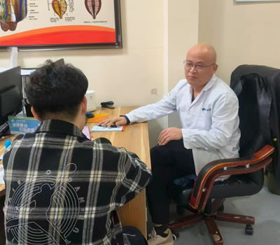 资阳市|男科医师高朋磊：守护男性健康，专业男科诊疗