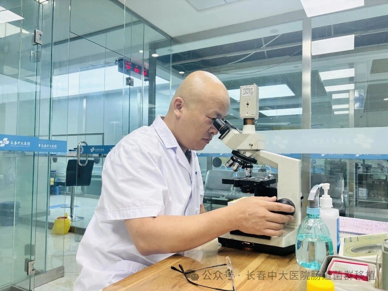 资阳市|高朋磊医师：左手男科临床，右手肠道菌群移植深入研究